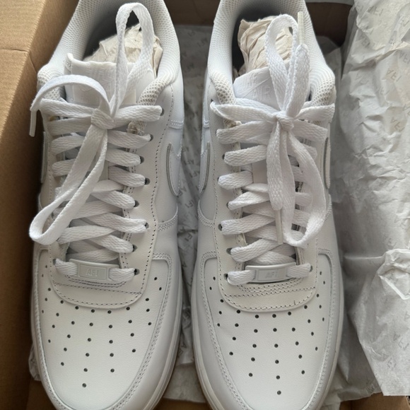 Nike Air Force 1 07 - Picture 4 of 4